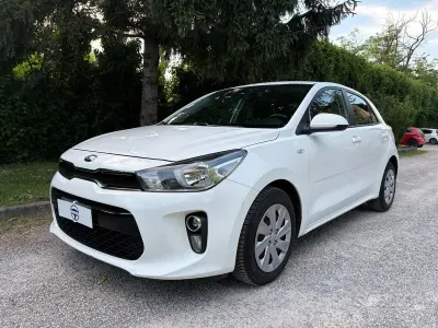 Usata Kia Rio 84 CV (61 kW) 2018 Bianco Berlina