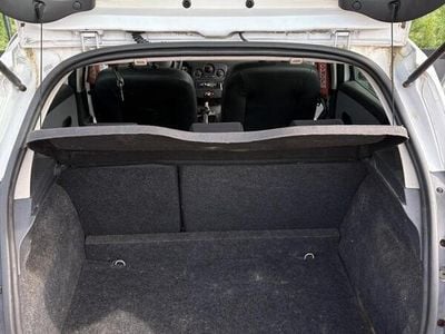 Usata Renault Clio III 75 CV (55 kW) 2006 Bianco Utilitaria