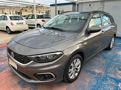 Usata Fiat Tipo Business 120 CV (88 kW) 2020 Beige Station wagon