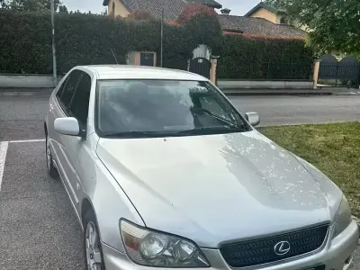 Usata Lexus IS200 155 CV (114 kW) 2003 Grigio Berlina