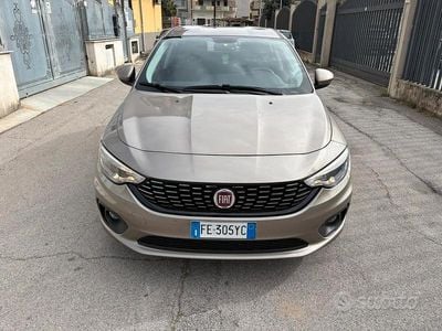 Usata Fiat Tipo Lounge 95 CV (69 kW) 2016 Grigio Berlina