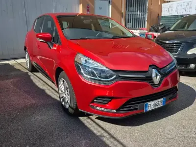 Usata Renault Clio Intens 73 CV (53 kW) 2017 Rosso Utilitaria