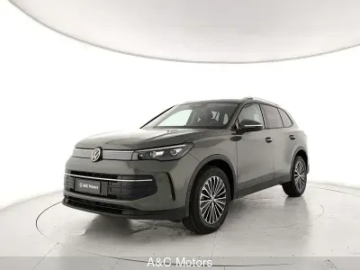Nuova VW Tiguan Life 150 CV (110 kW) 2026 Grigio SUV