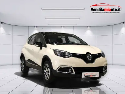 Usata Renault Captur 90 CV (66 kW) 2016 Beige SUV