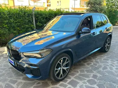 Usata BMW X5 M Sport 286 CV (210 kW) 2022 Blu/azzurro SUV