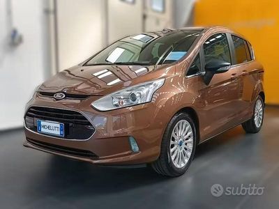 Usado Ford B-MAX Titanium 100 CV (73 kW) 2013 Marrón Monovolumen