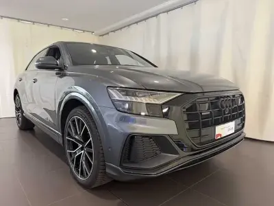 Usata Audi Q8 Sport 286 CV (210 kW) 2023 Grigio SUV