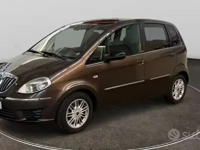 Usata Lancia Musa 95 CV (69 kW) 2011 Marrone Monovolume