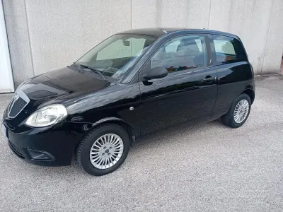 Usata Lancia Ypsilon 60 CV (44 kW) 2009 Nero Utilitaria