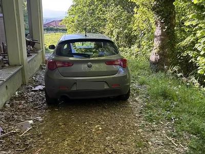 Usata Alfa Romeo Giulietta Distinctive 105 CV (77 kW) 2011 Grigio Utilitaria
