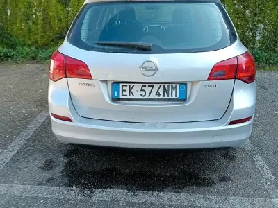 Usata Opel Astra 60 CV (44 kW) 2011 Grigio Station wagon