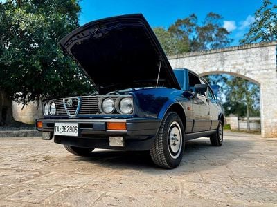 Usata Alfa Romeo Alfetta Quadrifoglio 130 CV (95 kW) 1983 Blu Berlina