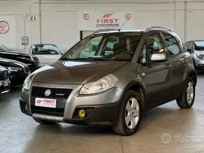 Usata Fiat Sedici 120 CV (88 kW) 2007 Grigio SUV
