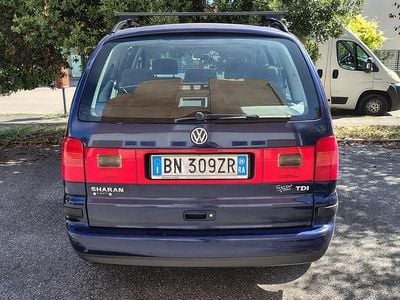 Usata VW Sharan 130 CV (95 kW) 2005 Blu Monovolume