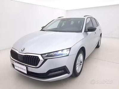 Usata Skoda Octavia Executive 149 CV (109 kW) 2020 Grigio Station wagon