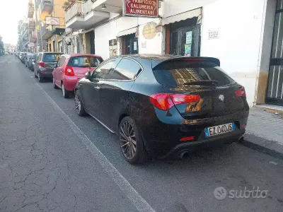 Usata Alfa Romeo Giulietta 105 CV (77 kW) 2015 Nero Utilitaria