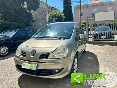 Usata Renault Grand Modus 101 CV (74 kW) 2008 Grigio Monovolume