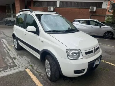 Usata Fiat Panda 4x4 Climbing 69 CV (50 kW) 2011 Bianco Utilitaria