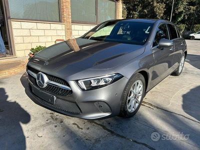 Usata Mercedes A180 Progressive 116 CV (85 kW) 2018 Grigio scuro metallizzato Berlina