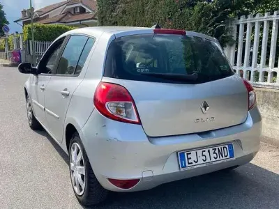 Usata Renault Clio II 75 CV (55 kW) 2011 Grigio Berlina