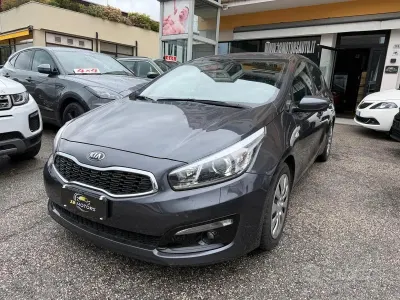 Occasion Kia Ceed 110 PK (80 kW) 2017 Grijs Hatchback