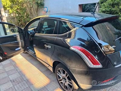 Usata Lancia Delta 120 CV (88 kW) 2013 Marrone Utilitaria