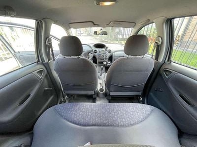 Argento Usata 2002 Toyota Yaris Luna Berlina | 2200 € (Buon prezzo)