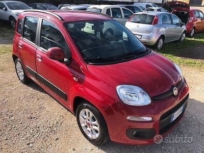 Usata Fiat Panda Lounge 69 CV (50 kW) 2016 Rosso Utilitaria