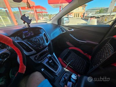 Usata Ford Focus 100 CV (73 kW) 2013 Nero Berlina