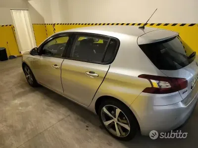 Usata Peugeot 308 120 CV (88 kW) 2017 Grigio Berlina
