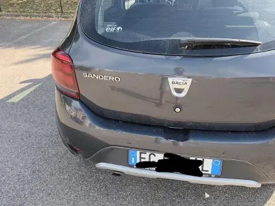 Usata Dacia Sandero 90 CV (66 kW) 2017 Verde Utilitaria