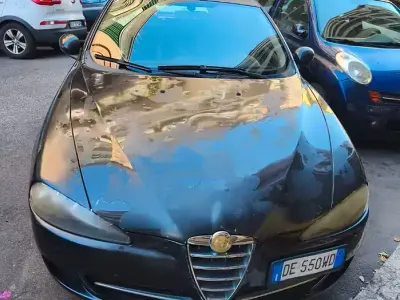 Usata Alfa Romeo 147 Super 120 CV (88 kW) 2006 Nero Utilitaria