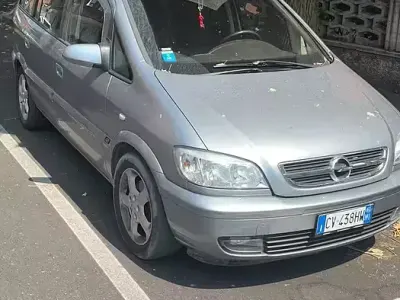 Usata Opel Zafira 101 CV (74 kW) 2005 Grigio Monovolume
