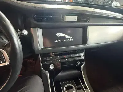 Usata Jaguar XF Sportbrake Portfolio 241 CV (177 kW) 2017 Station wagon