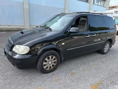Usata Kia Carnival 145 CV (106 kW) 2005 Nero Monovolume