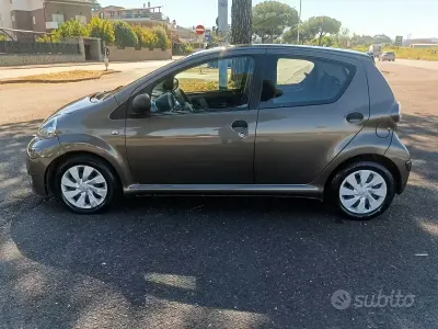 Usata Toyota Aygo Connect Style 68 CV (50 kW) 2012 Grigio Utilitaria