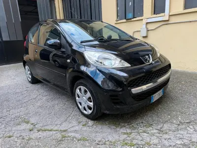Usata Peugeot 107 Active 68 CV (50 kW) 2009 Other Utilitaria