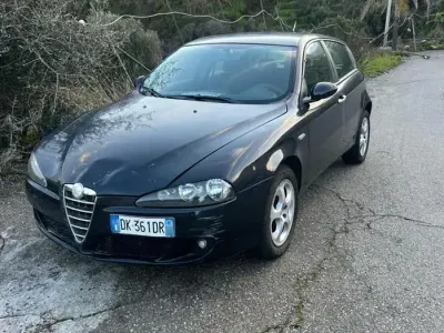 Usata Alfa Romeo 147 116 CV (85 kW) 2007 Nero Utilitaria