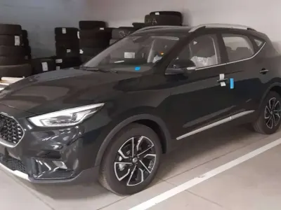 Usata MG ZS Luxury 111 CV (81 kW) 2023 Nero SUV