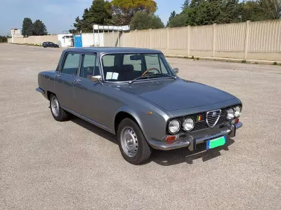 Usata Alfa Romeo 2000 131 CV (96 kW) 1972 Grigio Berlina