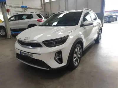 Usata Kia Stonic Style 82 CV (60 kW) 2023 Bianco SUV