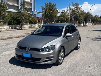 Usata VW Golf VII Highline 110 CV (80 kW) 2015 Berlina