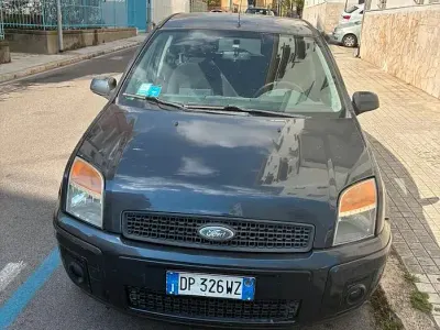 Usata Ford Fusion 68 CV (50 kW) 2008 Grigio Utilitaria