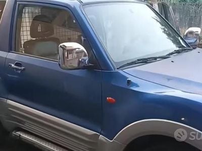 Usata Mitsubishi Pajero 160 CV (117 kW) 2001 Blu SUV