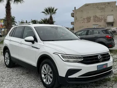 Usata VW Tiguan Life 150 CV (110 kW) 2023 Bianco SUV