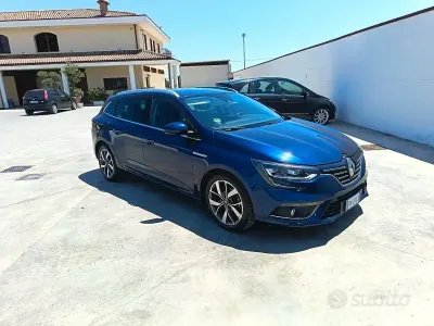 Usata Renault Mégane GrandTour Bose Edition 110 CV (80 kW) 2018 Bluazzurro Station wagon