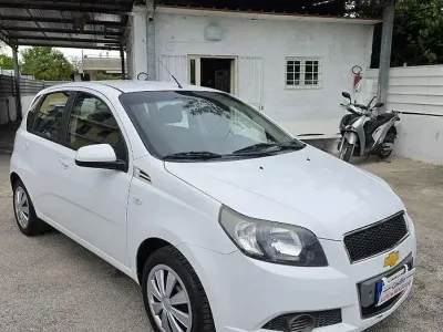 Usata Chevrolet Aveo 84 CV (61 kW) 2011 Bianco Utilitaria