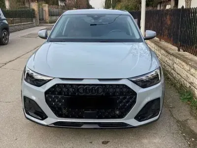 Usata Audi A1 Admired 95 CV (69 kW) 2023 Argento SUV