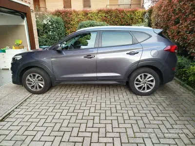 Usata Hyundai Tucson 116 CV (85 kW) 2017 Grigio SUV