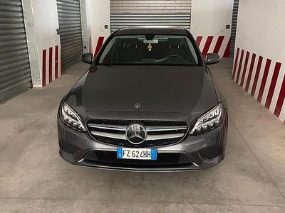 Usata Mercedes C180 122 CV (89 kW) 2019 Grigio Berlina